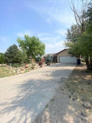 842 Aguilar Dr, Pueblo, CO 81007-7578