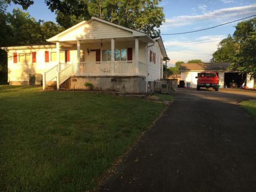 5300 Maloneyville Rd, Corryton, TN 37721-4103