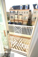 46348 Pryor Sq, Dulles VA  20165-7264 exterior