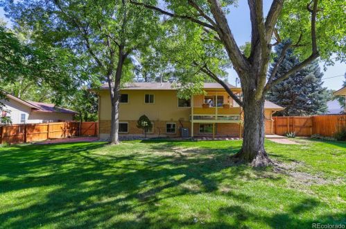 6917 Spruce Dr, Englewood CO 80112-1229 exterior