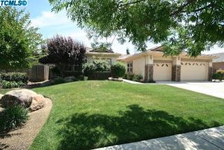 5911 Robin Ave, Visalia, CA 93291-8531