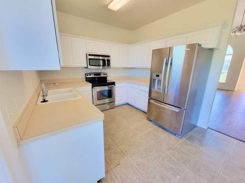 6440 Canyon Trl, Fort Worth TX  76135-2310 exterior