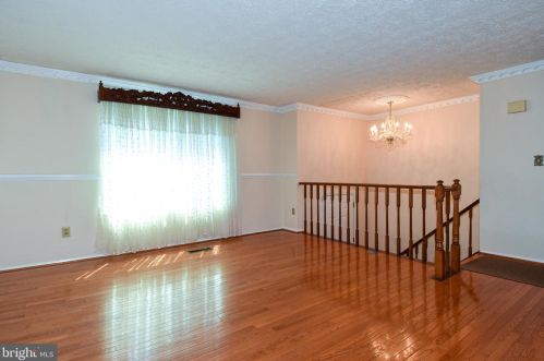 7608 Springfield Hills Dr, Springfield, VA 22153-3126