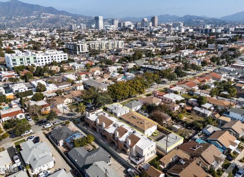 604 Hawthorne St, Glendale CA  91204-3105 exterior