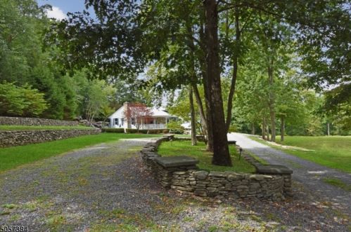 265 Mount Bethel Rd, Port Murray, NJ 07865-4150