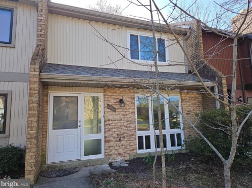 1102 Shannon Pl, Herndon, VA 20170-3506