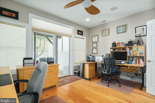 809 20 St, Philadelphia PA 19130-2025 exterior