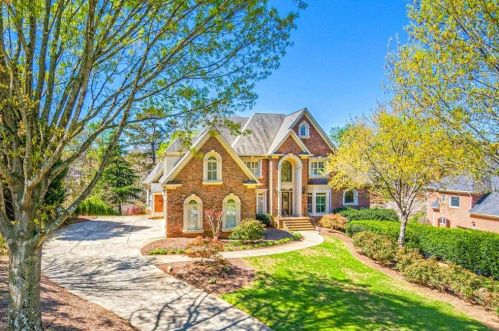 2760 Sugarloaf Club Dr, Duluth GA  30097-7441 exterior