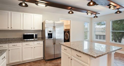 10836 Amblewood Way, Austin TX  78753-3347 exterior