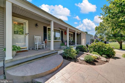 11 Corey Dr, Trenton, NJ 08628-1504