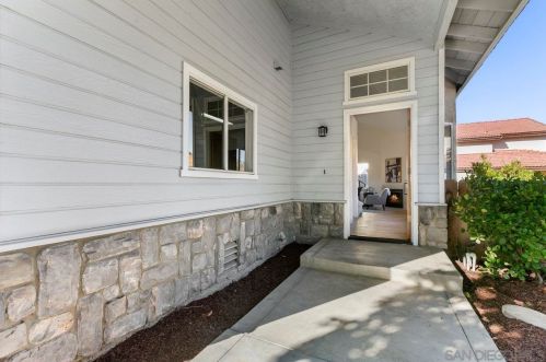 7902 Sunset Ter, Lemon Grove, CA 91945-4439