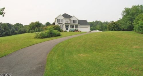 2 Meadow Rd, Fredon, NJ 07860-6789