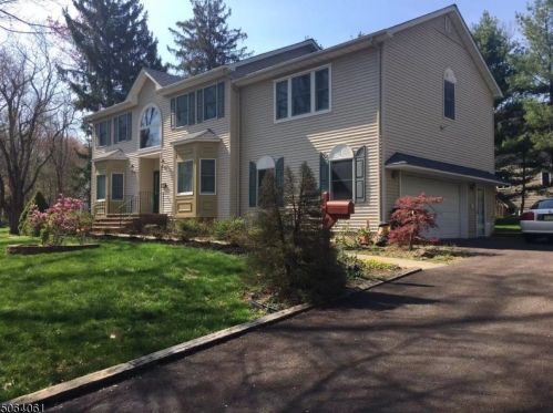 45 Princeton Ave, Berkeley Heights, NJ 07922-1928
