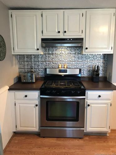 37 New St, Huntington, CT 06484-2315