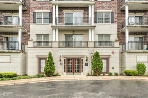 446 Mcdaniels Cir, Willowbrook IL  60514-2160 exterior
