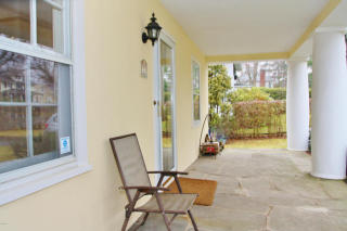 37 Butler St, Cos Cob CT  06807-2611 exterior