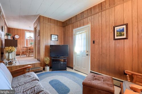 946 Salisbury Ct, Lancaster PA  17601-5164 exterior