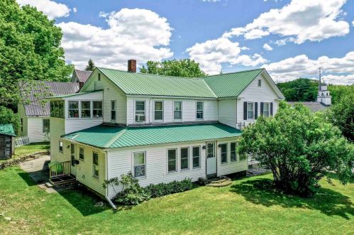 11 Academy St, Tilton, NH 03276-5569
