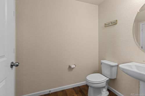 1824 Buchanan Cir, Aurora CO 80018-6019 exterior