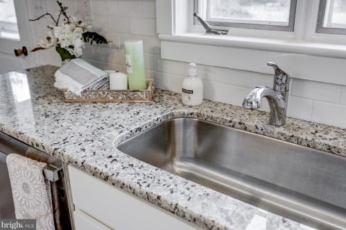 210 Rosedale Ave, Lancaster PA  17603-5708 exterior