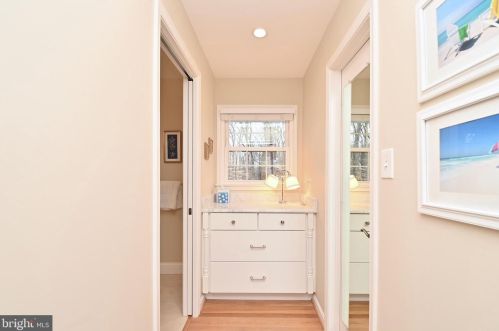 7724 Carrleigh Pkwy, Springfield VA  22152-1307 exterior