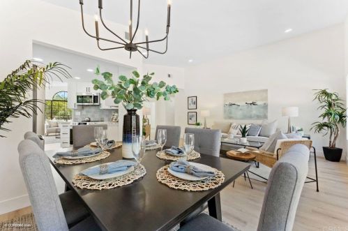 335 Whispering Brook Dr, Vista CA 92083-1956 exterior