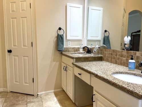 1916 Creole Dr, Austin TX  78727-3420 exterior