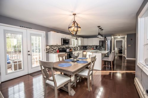 93 Depot Rd, Auburn, NH 03032-3218