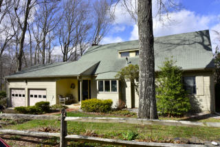 25 Hills Rd, Ivoryton CT  06442-1021 exterior