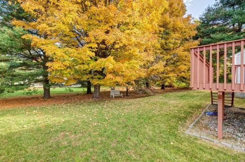 21 Diggins Ct, Wapping CT  06074-6917 exterior