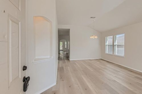 11128 Crazy Well Dr, Austin TX  78717-4679 exterior