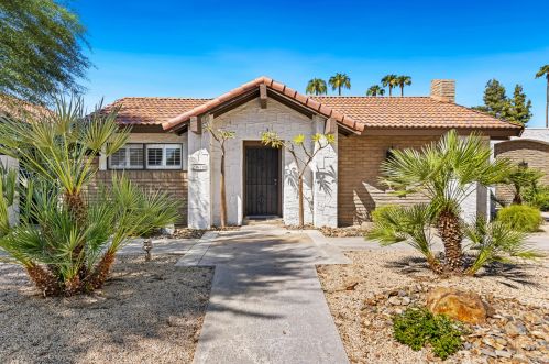 2367 Gene Autry Trl, Palm Springs, CA 92264-5862