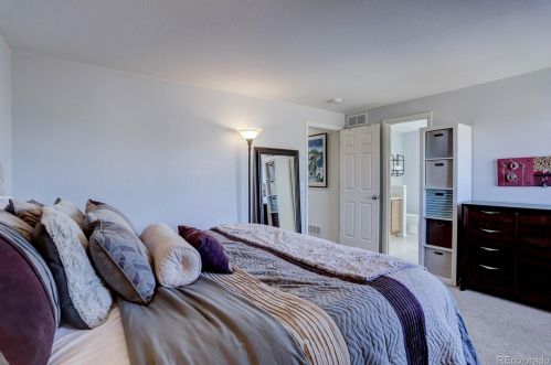 6067 Quatar Way, Aurora CO 80016-7134 exterior