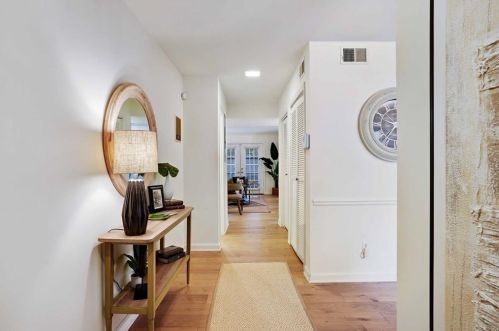 27 Ivy Ridge Dr, Atlanta, GA 30342