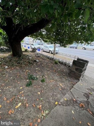 129 63rd St, Philadelphia PA 19142-2303 exterior