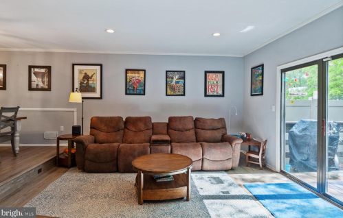 53 Manor Dr, Princeton NJ  08540-1643 exterior