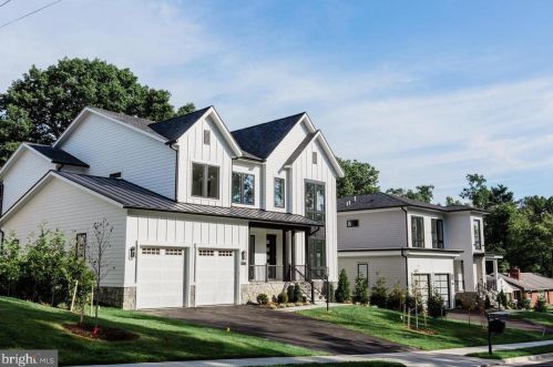 7315 Pine Dr, Annandale, VA 22003-5848