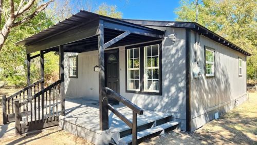 514 18th St, Mineral Wells, TX 76067-7059