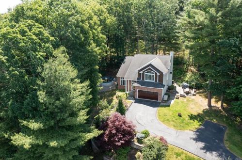 1 Crystal Ridge Dr, Ellington CT  06029-3050 exterior