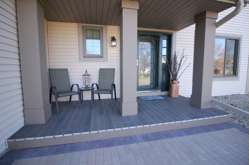 2414 Hynes Ave, Saint Paul MN 55128-5113 exterior