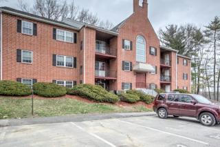 3 Louisburg Sq, Nashua, NH 03060-6810