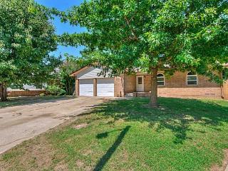 117 Chestnut Dr, Yukon, OK 73099-5634
