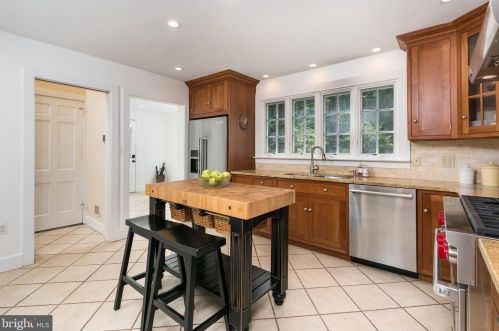 37 Ridgeview Rd, Princeton NJ  08540-7666 exterior