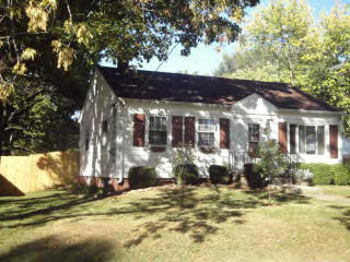 704 Maple St, Hoopeston, IL 60942-1635