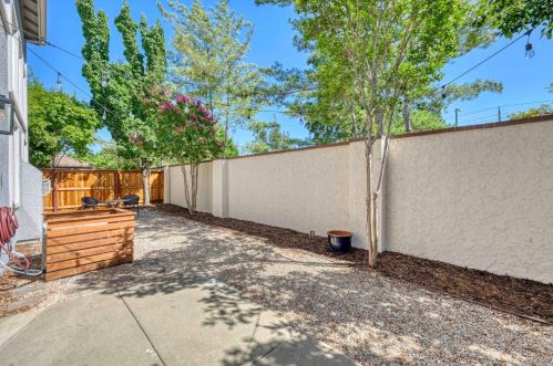 260 Marsalla Dr, Folsom CA  95630-7201 exterior