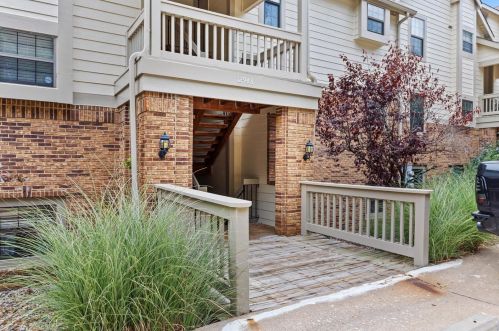 12948 Bryce Canyon Dr, Hazelwood, MO 63043-4540
