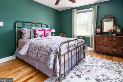 1517 Forest Glen Rd, Silver Spring MD 20910-1122 exterior