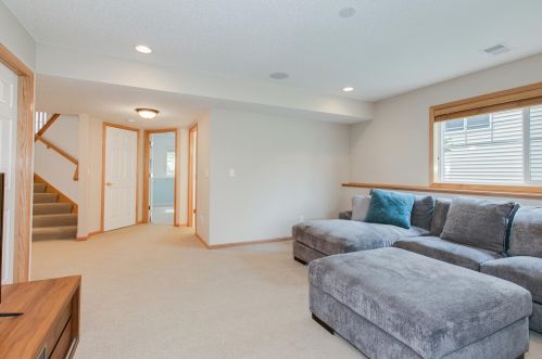 895 Drew Dr, Saint Paul MN  55129-6800 exterior