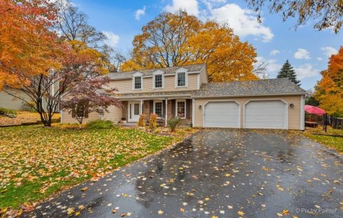 803 Stewart St, Batavia, IL 60510-2845