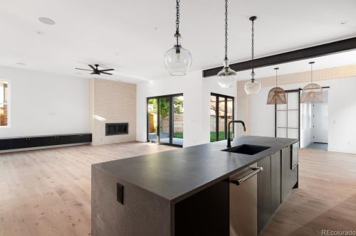 1061 Leyden St, Denver CO  80220-4636 exterior